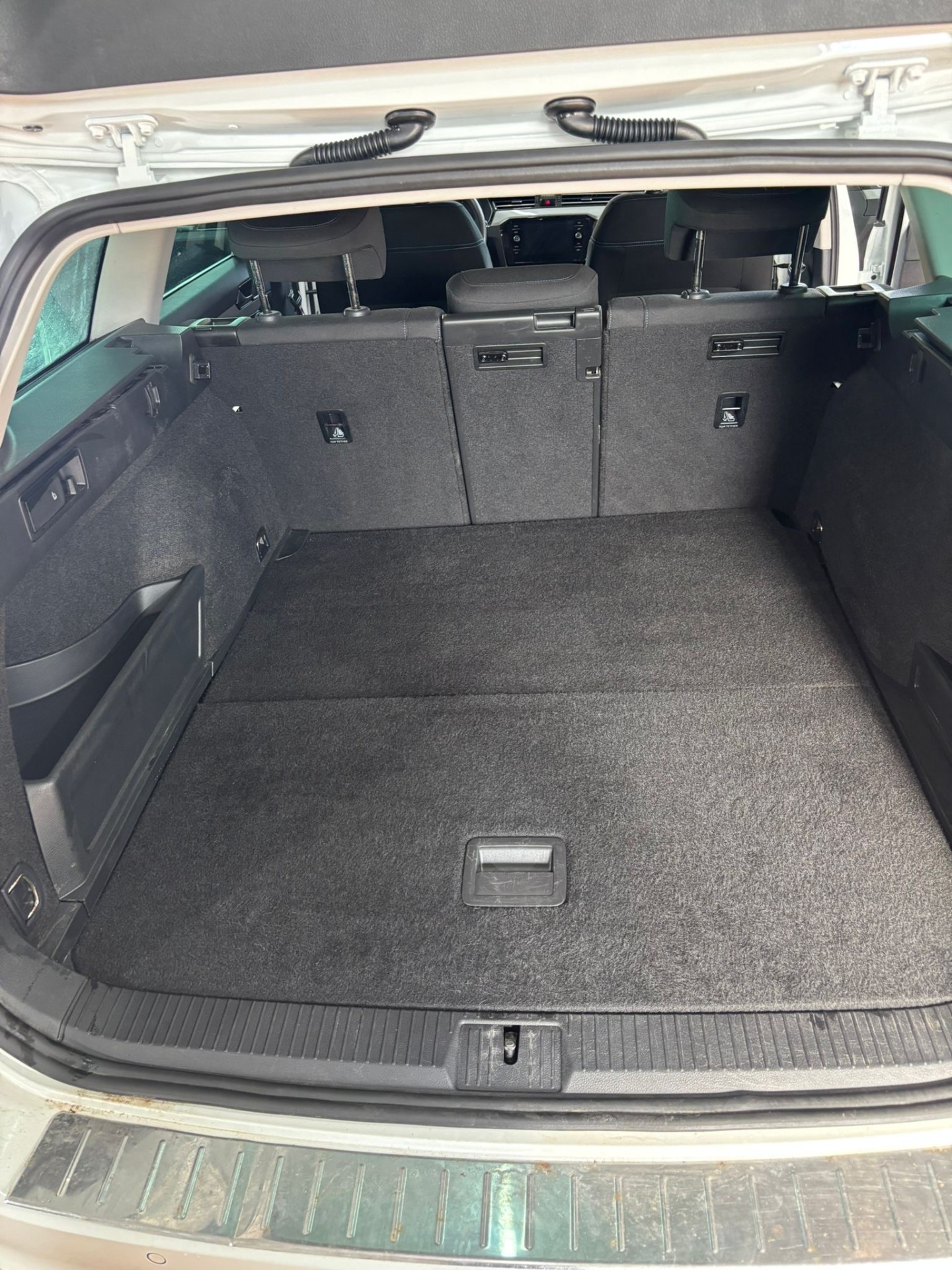 VW Passat Variant · Kofferraum — nach der Aufbereitung